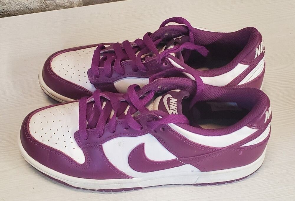 Nike Dunk Low Purple White Athletic Leather Sneakers 6Y Casual Fashion Shoes